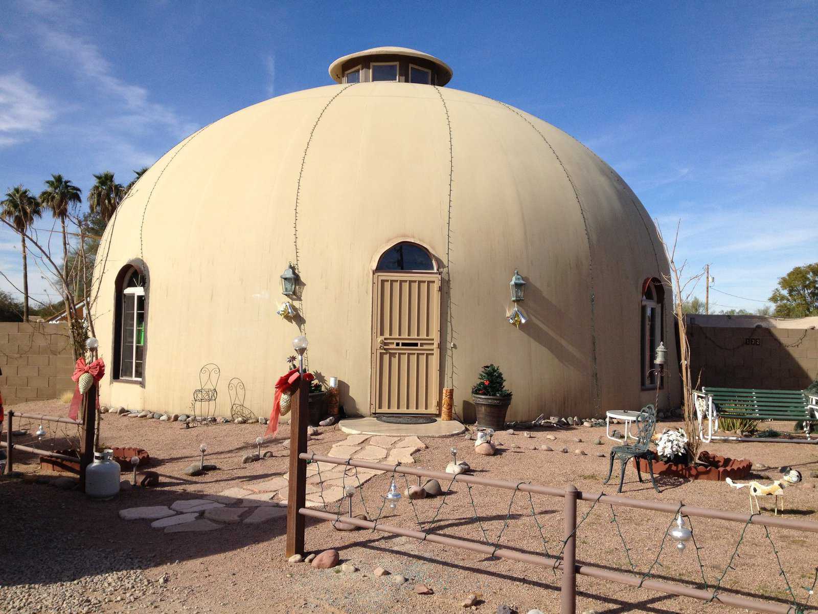 Дом из пенопласта. Monolithic Dome House-. Круглый домик. Купольные дома из пенополистирола. Купольный дом из пенопласта.