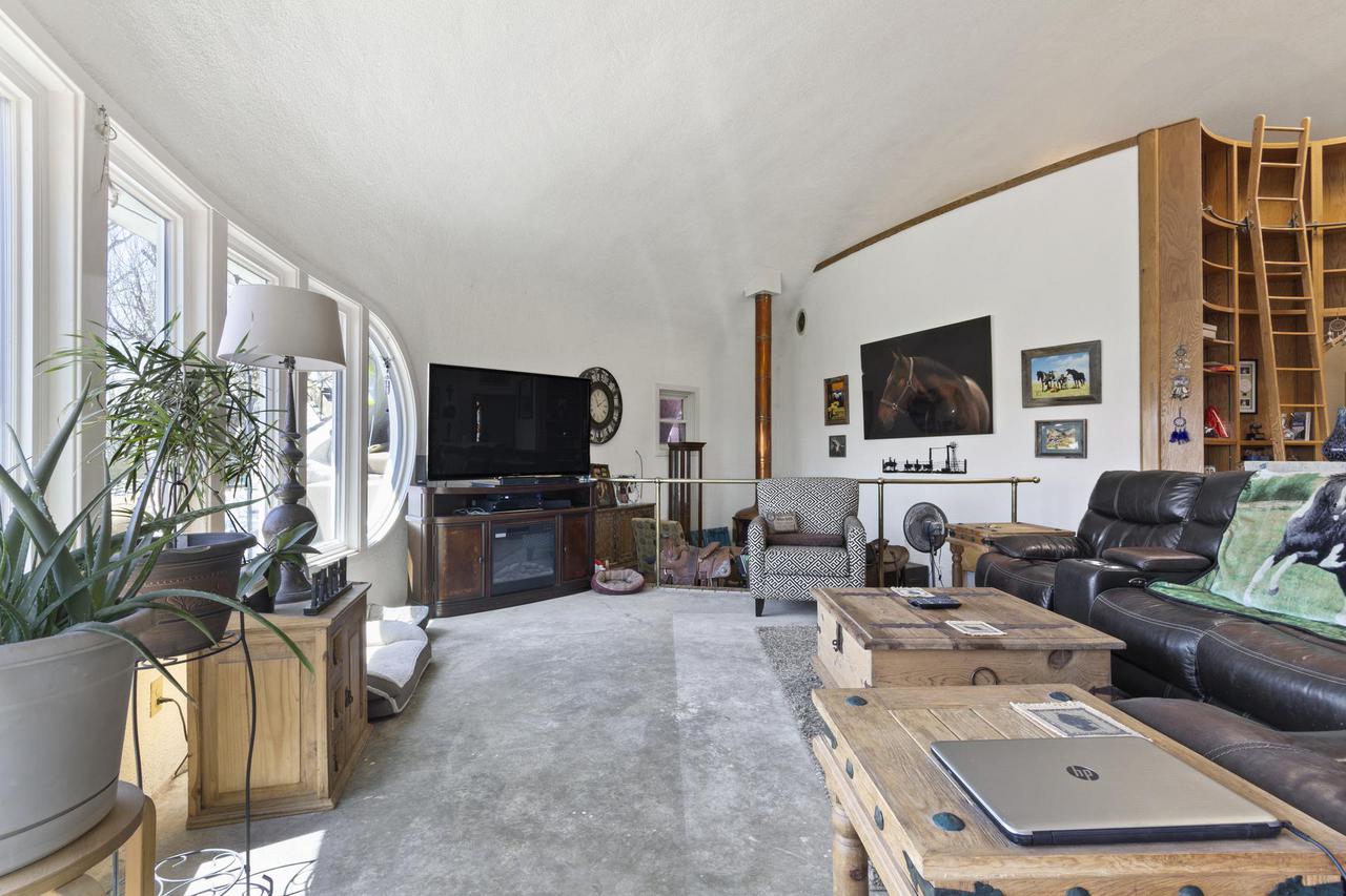 The Spaceship House For Sale Again In Colorado Monolithic Dome   Spaceship House Arvada Colorado Interior Great Room 1 