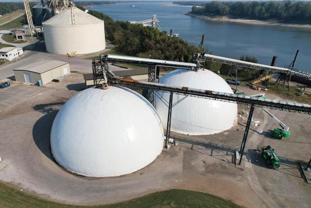 Two storage domes at River Bend Ag in New Madrid, Missouri are restored using the ReCover by Monolithic method. The new roofing membranes are clean, breathable and waterproof.